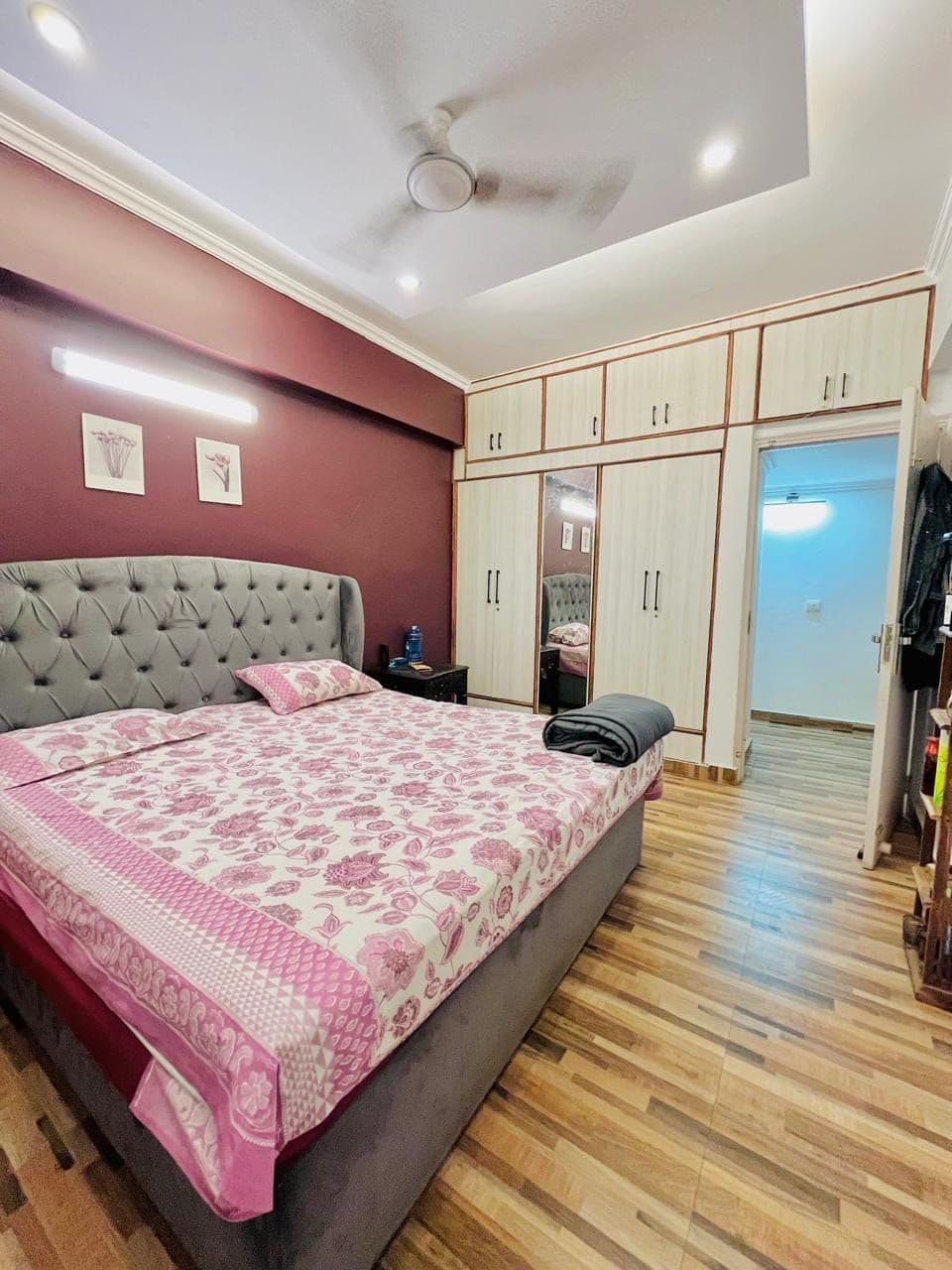 3BHK Residential for Sale in Sector 25, Gurugram, Haryana, gurgaon | 66 Cents